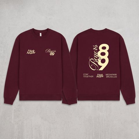 Le pull Reyers89 bordeaux posé à plat, face avant et dos côte à côte